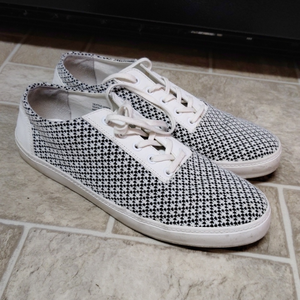 Rare Elwood Sneakers